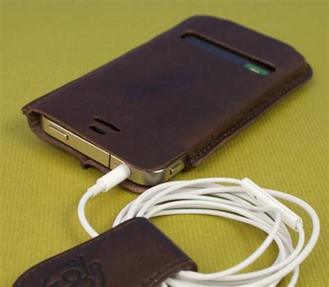 Gadi Leather iPhone 4 Case | Gadgetsin