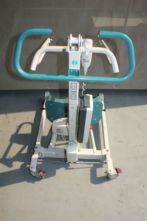 Active Medical Salsa 200 Patient Stand Up Standing Lifter Hoist Used