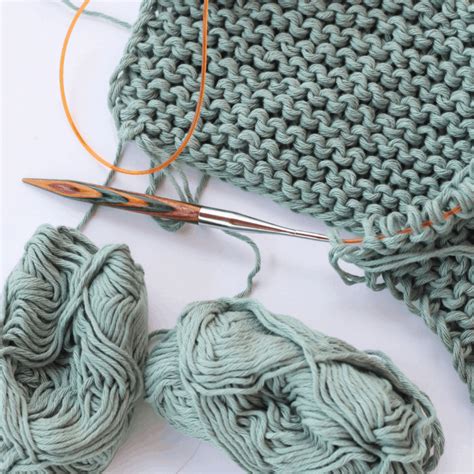 How To Knit With Two Strands Of Yarn Together Handy Little Me