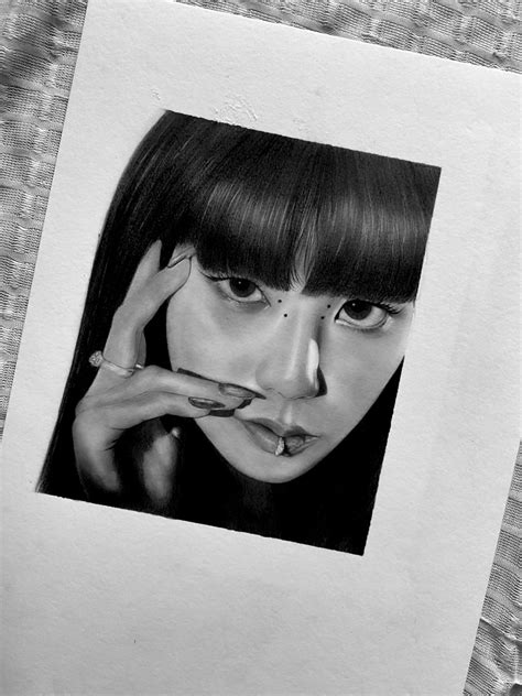 Jisoo pencil art | Portrait sketches, Pencil art drawings, Pencil art