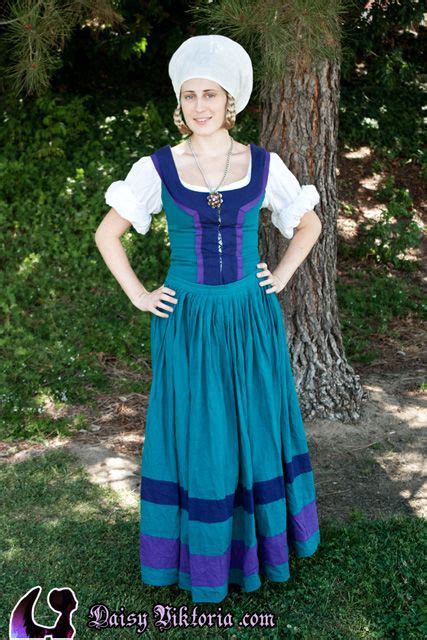 Teal Kampfrau Trossfrau With Wulsthaube German Dress Renaissance