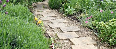 How To Lay Stepping Stones In Your Garden