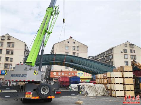 违建必拆 露头就打 岳阳经开区通海路管理处深入推进中南市场违建整治 区县新闻 华声在线岳阳频道