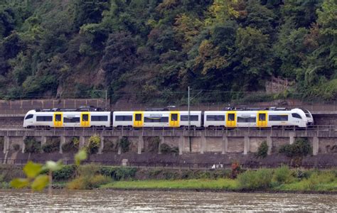 Ein Triebzug Von Siemens Desiro ML Der TransRegio 460 501 0 Der