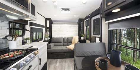 8 Best Travel Trailers Without Slideouts