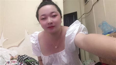 中国婆婆一直给老挝儿媳买衣服 租住的小屋子已经放不下了 Youtube