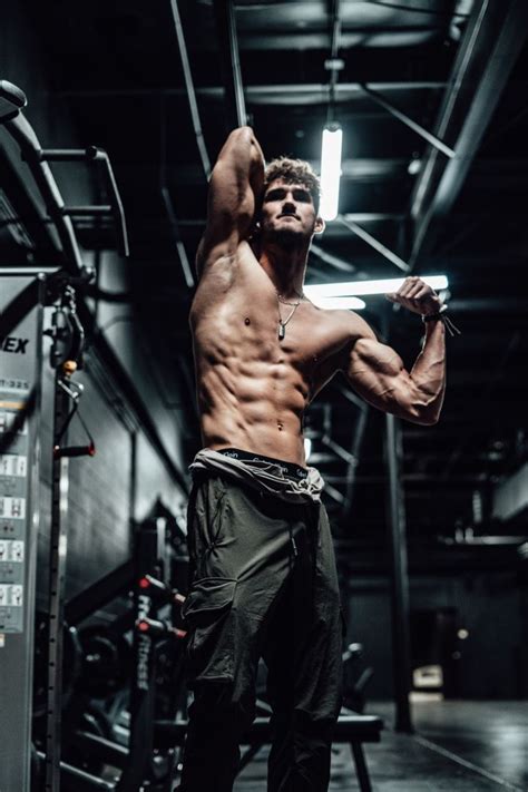 Meet Cade Wood Fitness Modelinfluencer Shoutout Colorado