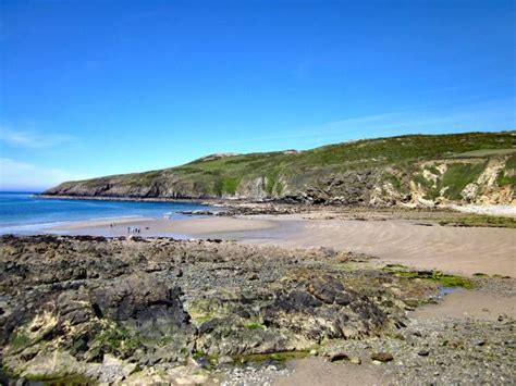 Porth Swtan (Church Bay) | Anglesey | UK Beach Guide