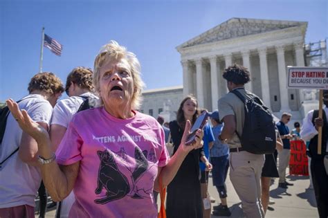 Corte Suprema De EEUU Falla Que Expresidentes Tienen Amplia Inmunidad