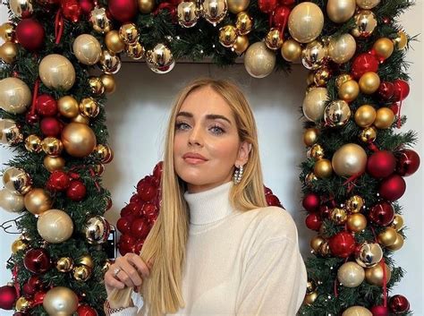 Chiara Ferragni E Lalbero Di Natale A Novembre Ecco I Commenti Dei