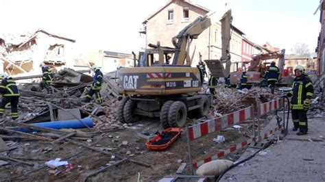 Wohnhaus nach Explosion eingestürzt Explosion zerstört Wohnhaus