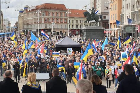 ZAGREB UZ UKRAJINU Na Trgu bana Jelačića održan skup podrške u povodu