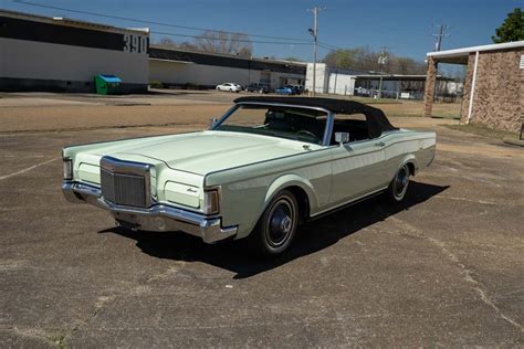 1971 Lincoln Continental Mark III - The Vault MS