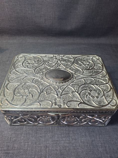 Godinger Silverplate Jewelry Box With Burgundy Velvet Gem