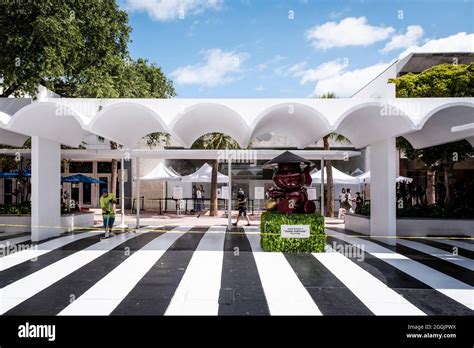 Beautiful Lincoln Road Mall In Miami Beach Miami Beach Florida Usa