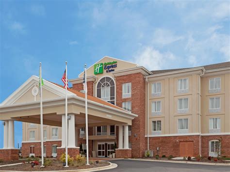 Hotels near Greensboro Airport | Holiday Inn Express & Suites ...