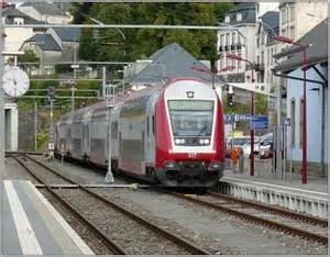 Steuerwagen Voraus F Hrt Rb Am In Den Bahnhof Von