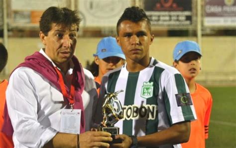 Andr S Sarmiento Goleador Juvenil Capsulas De Carre O