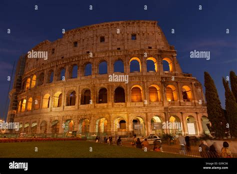 Kolosseum Piazza Del Colosseo Rom Italien Stock Photo Alamy