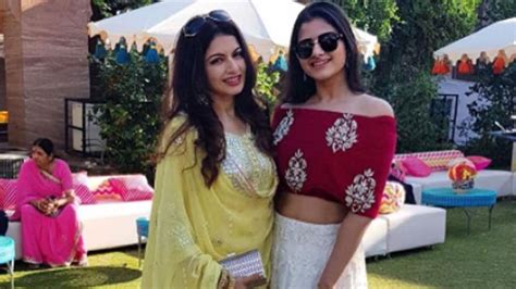 Bhagyashree Poses With Gorgeous Daughter Avantika At A Party—photos