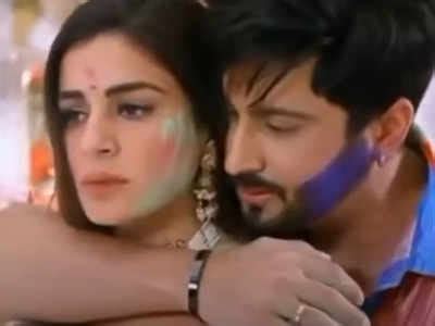 Kundali Bhagya April 5 Karan Romances Preeta On Holi Makes Her