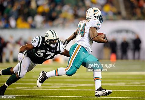 39 Dolphins Jets Rivalry Stock Photos, High-Res Pictures, and Images ...