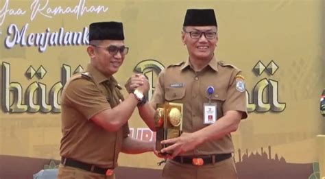 Kirab Adipura Kencana Di Sambut Meriah Ribuan Warga Balikpapan