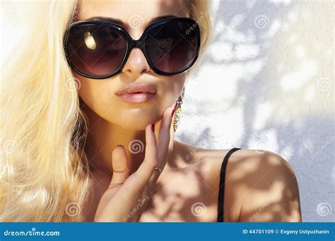 Beautiful Woman In Sunglassesbeauty Blond Girl In Near The Wall Stock Image Image Of Cute