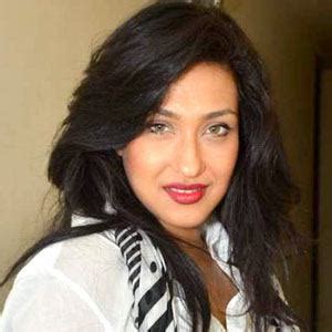 Rituparna Sengupta - Age, Family, Bio | Famous Birthdays