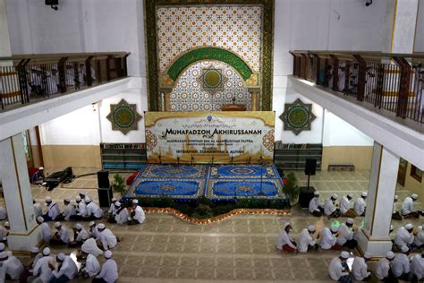 Pondok Pesantren Lirboyo Hm Al Mahrusiyah Pondok Pesantren Lirboyo