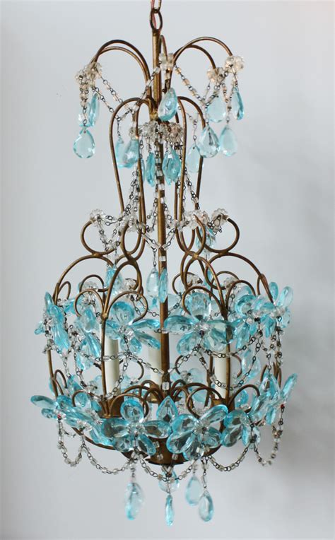 Décor de Provence: The Perfect Vintage Chandelier