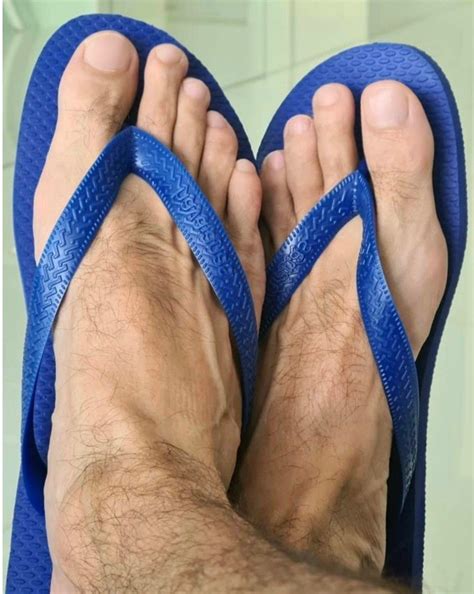 Pin De David Thomas En Men S Feet Hombres Descalzos Pies Masculinos