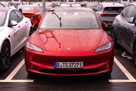 Tesla Warns Of Model 3 Price Hike In Eu Due To Tariffs Recommends Customers To Take Delivery In