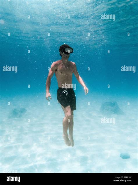 Snorkeler Hawaii Hi Res Stock Photography And Images Alamy