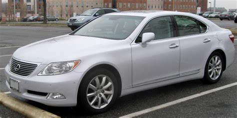 Lexus LS 460 - Information and photos - MOMENTcar