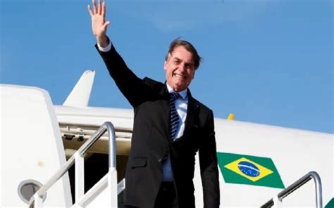 Avião de Bolsonaro arremete em aeroporto em Minas Gerais Primeiras