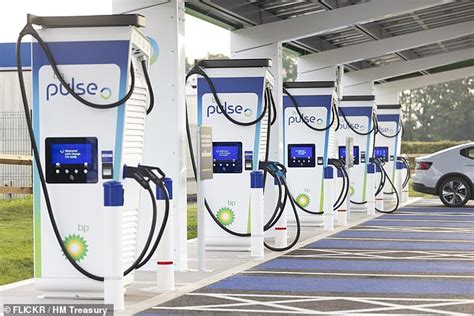 Bp Opens Uk S Largest Charging Hub In Birmingham That Can Charge