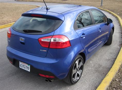 2012 Kia Rio Review by Larry Nutson +VIDEO