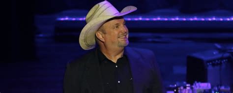 Garth Brooks Teams with Ronnie Dunn for '"Rodeo Man"