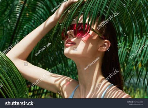 Beautiful Woman Naked Shoulders Dark Glasses Stock Photo 1648612093 Shutterstock