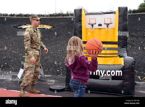 Baltimore Recruiting Battalion Hi Res Stock Photography And Images Alamy