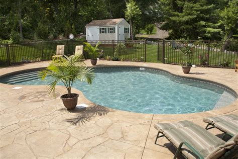 Make Your Pool Fence Functional And Stylish Tek Rail Inc