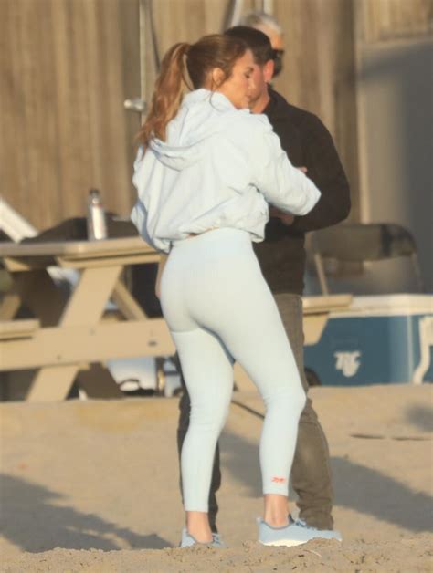 Foto Jennifer Lopez V Sexi Leg Nach Uk Zala Svetu Svoj Sl Vny Zadok A