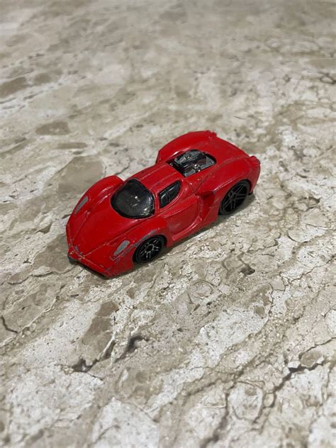 Carrinho Hot Wheels Enzo Ferrari Raro Carrinho de Bebê Hot Wheels Usado 95739370 enjoei