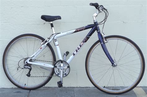 20 Trek 7300 Aluminum Hybrid Utility Bike 59 60