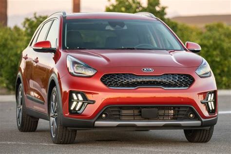 Used 2020 Kia Niro Plug In Hybrid Consumer Reviews 39 Car Reviews Edmunds