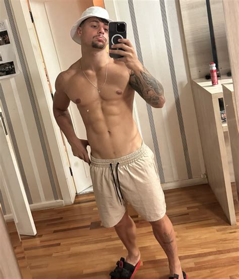 Fotos Do Digital Influencer Ygor Zozo Pelado Mostrando Quase Tudo