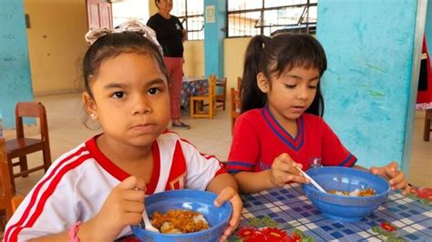 Tumbes Se Distribuye Toneladas De Alimentos Como Parte De La