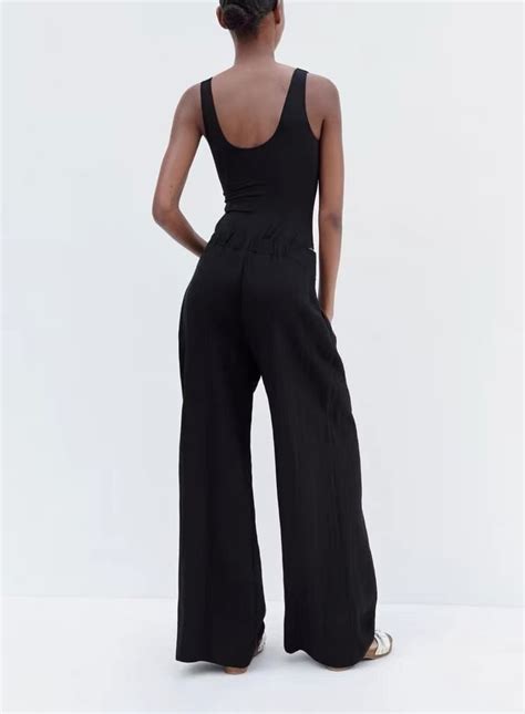 Zara Loose Fitting Darted Trousers