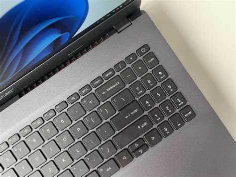 Turul Magazinelor 1365 Xiaomi 13T la cel mai mic preţ laptop cu 16